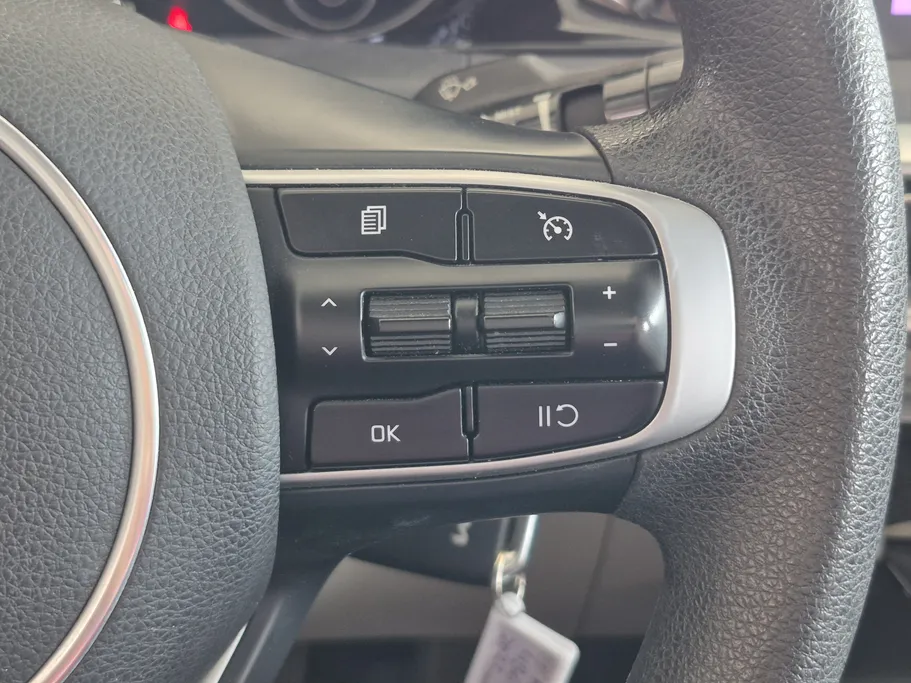 2022 Kia K5 LX 