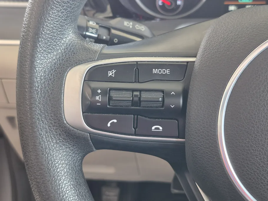 2022 Kia K5 LX 