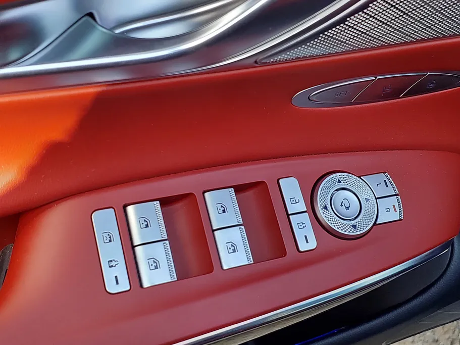 2024 Genesis GV70 Platinum Sport 