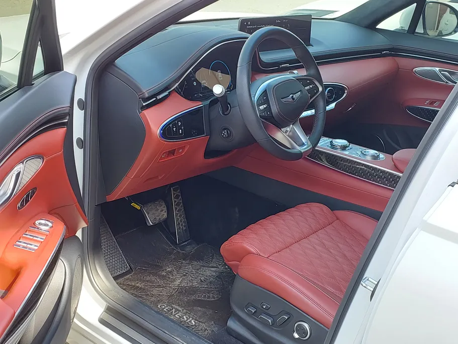 2024 Genesis GV70 Platinum Sport 