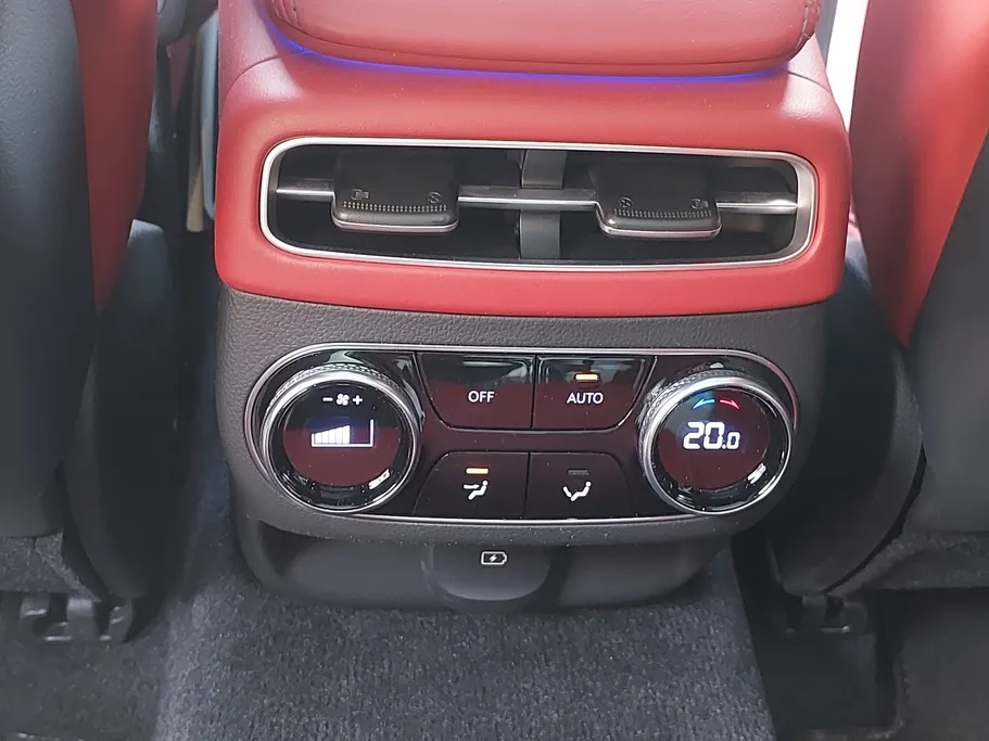 2024 Genesis GV70 Platinum Sport 