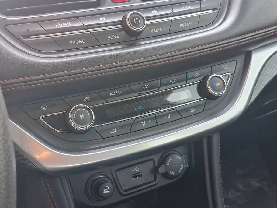 2023 JAC S3 Intelligent luxury 