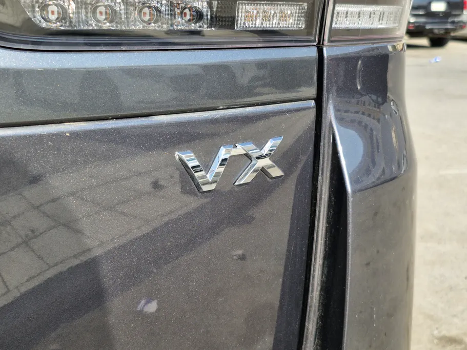 تويوتا لاندكروزر VX 2024 