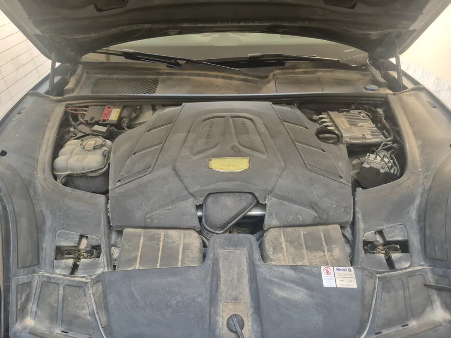2020 Porsche Cayenne Basic 