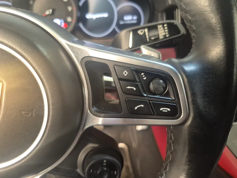 2020 Porsche Cayenne Basic 