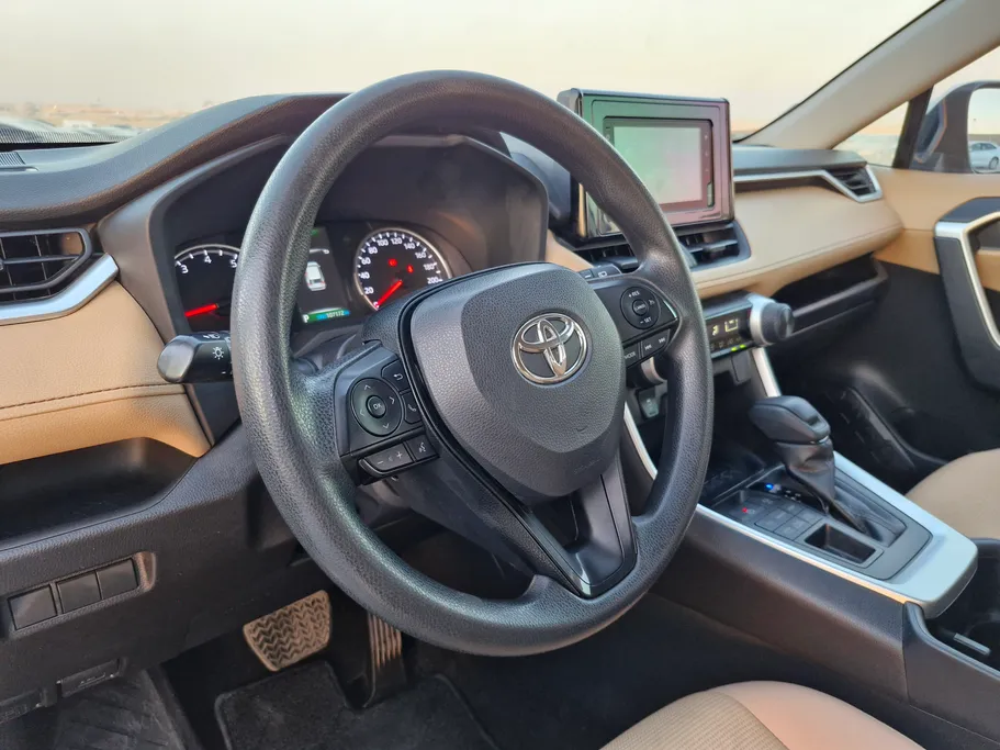 2022 Toyota RAV4 LE 