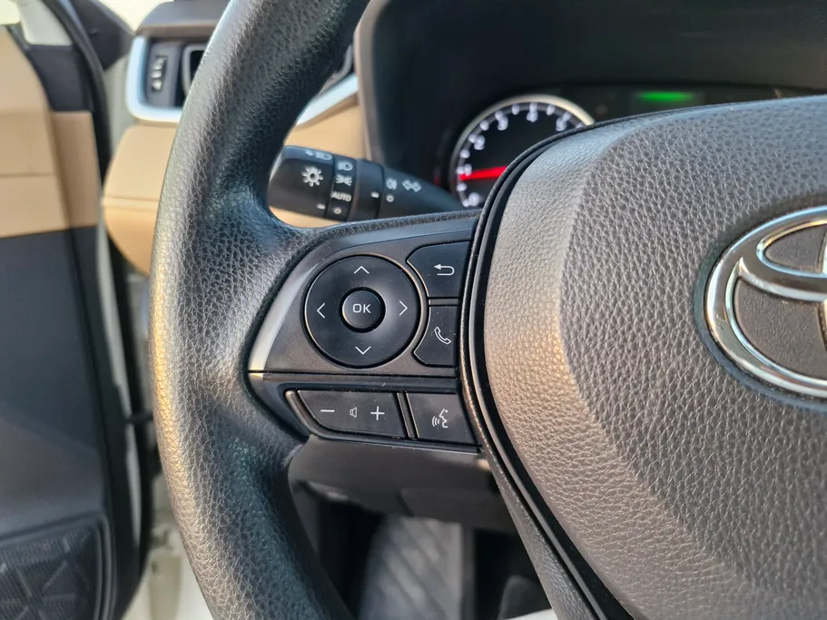 2022 Toyota RAV4 LE 