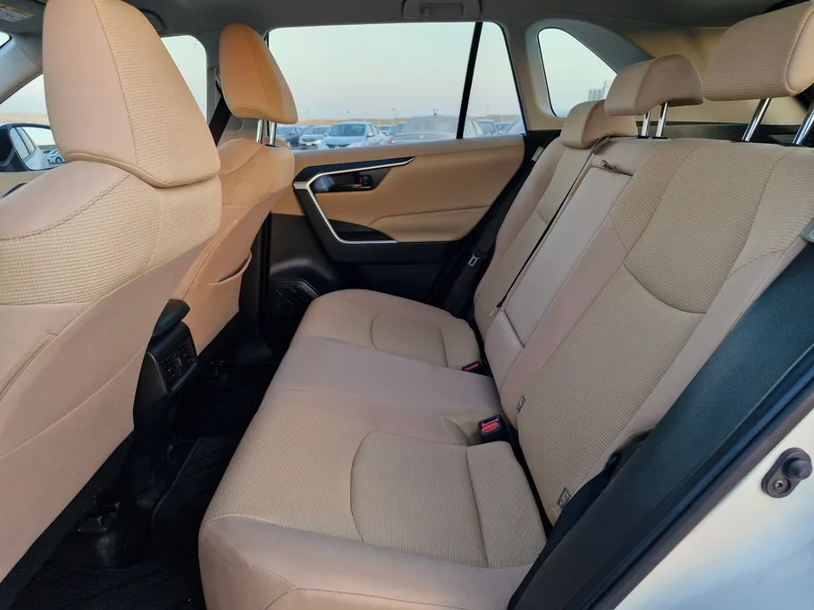 2022 Toyota RAV4 LE 