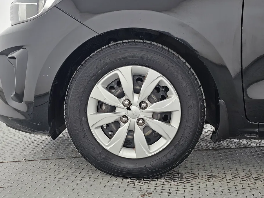 2022 Kia Pegas LX 
