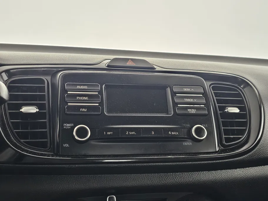 2022 Kia Pegas LX 