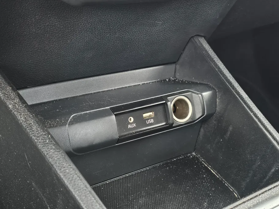 2022 Kia Pegas LX 