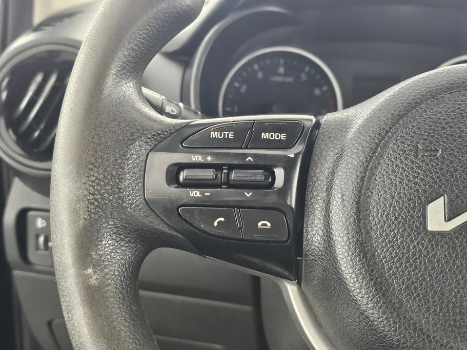 2022 Kia Pegas LX 