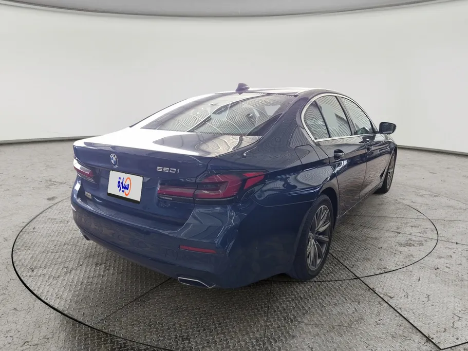 2023 BMW 5 Series 520i 