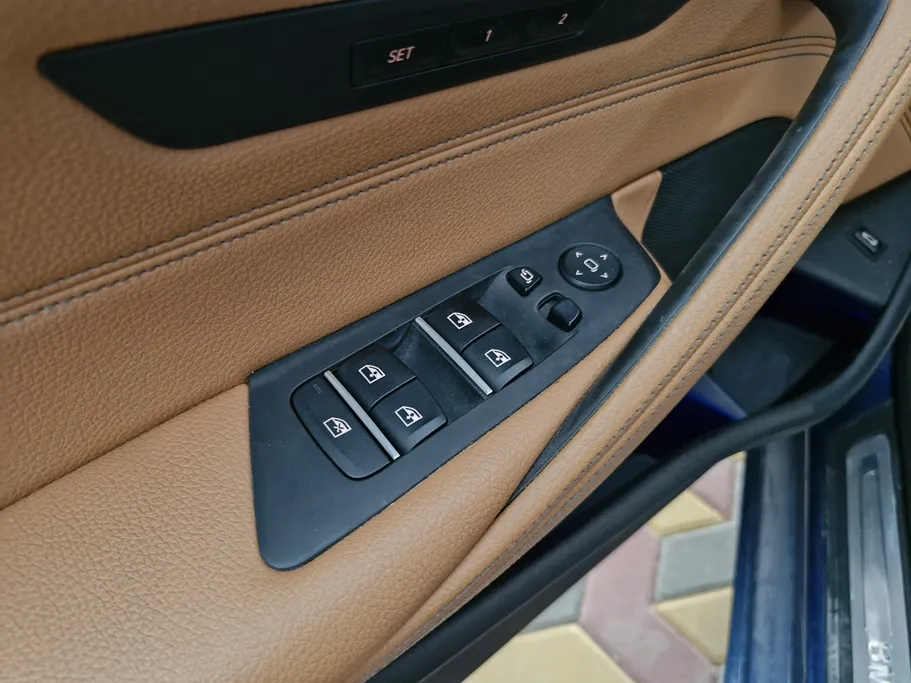 2023 BMW 5 Series 520i 