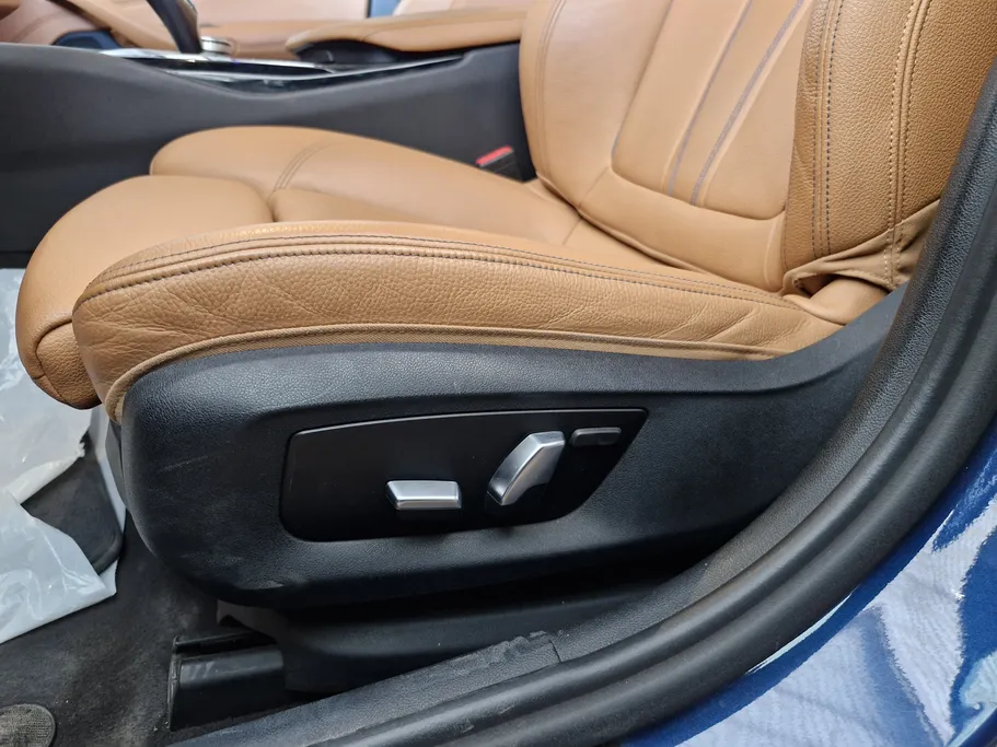 2023 BMW 5 Series 520i 