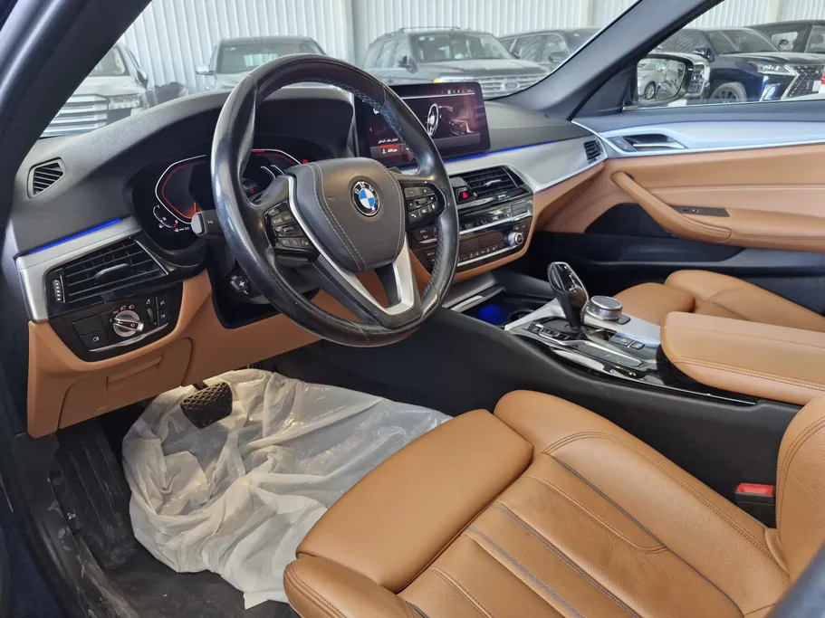 2023 BMW 5 Series 520i 