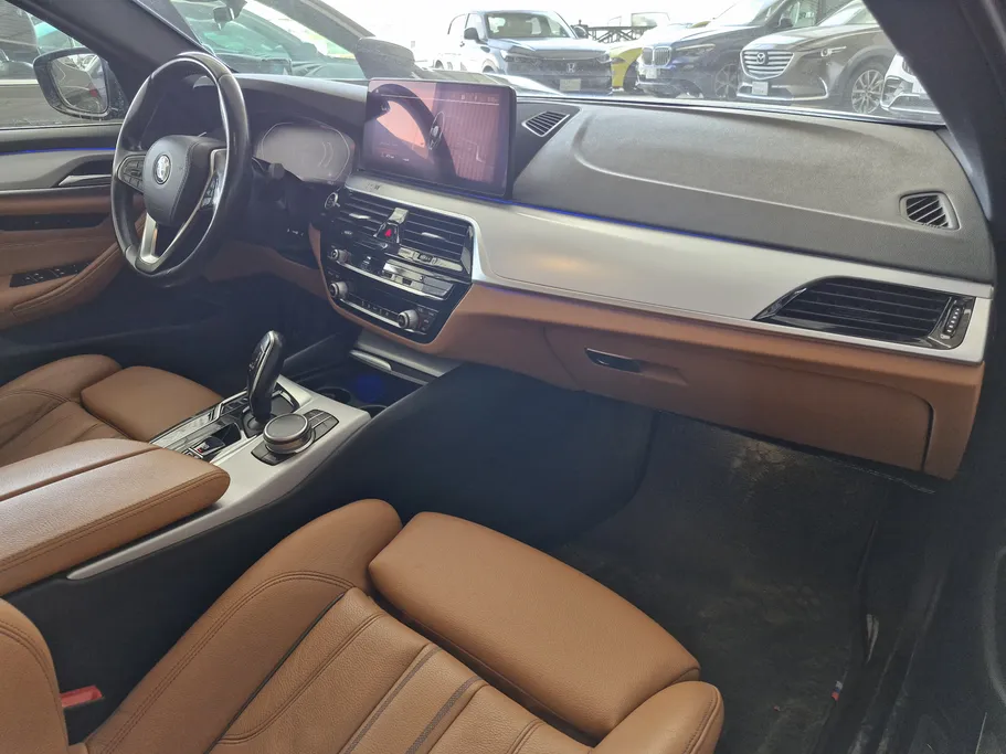 2023 BMW 5 Series 520i 