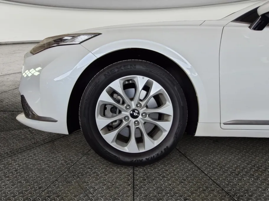 2022 Kia K8 EX 