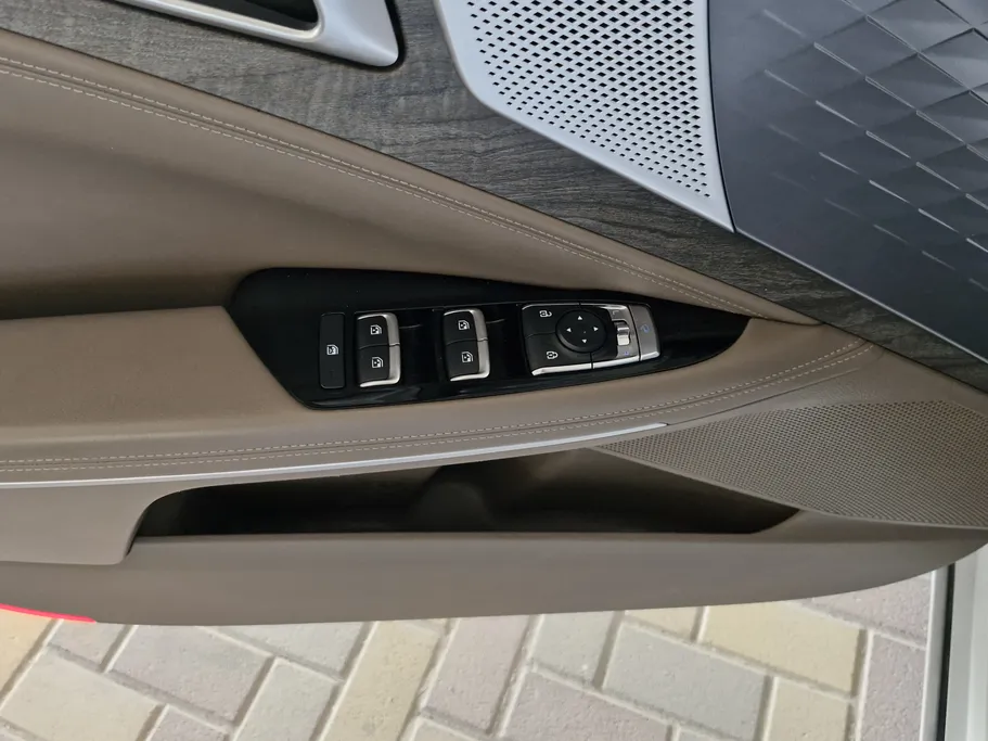 2022 Kia K8 EX 