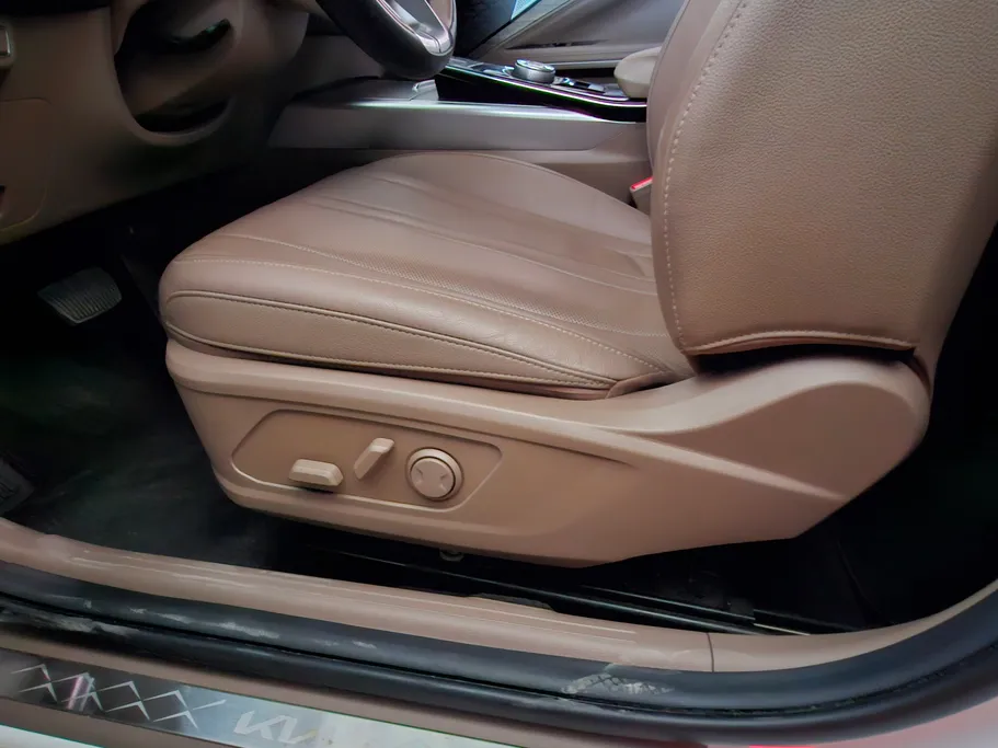 2022 Kia K8 EX 