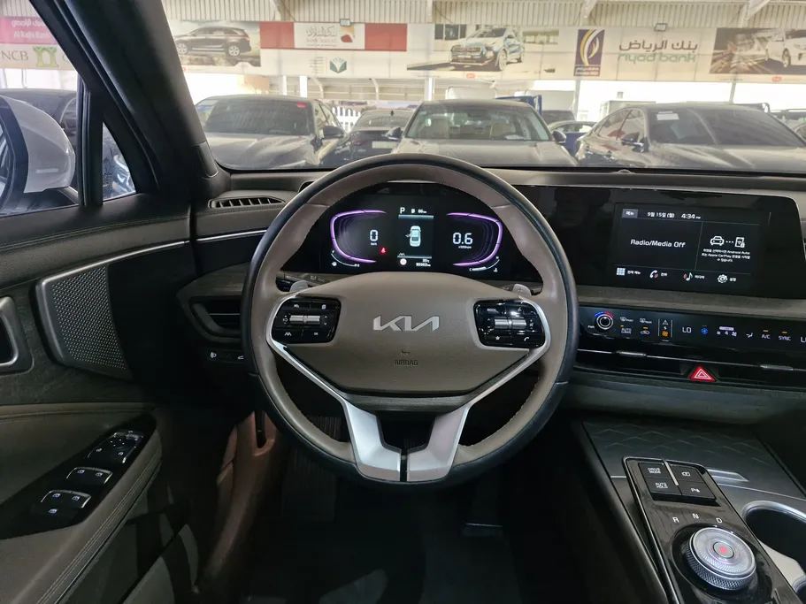 2022 Kia K8 EX 