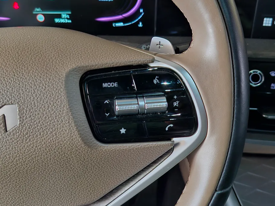 2022 Kia K8 EX 