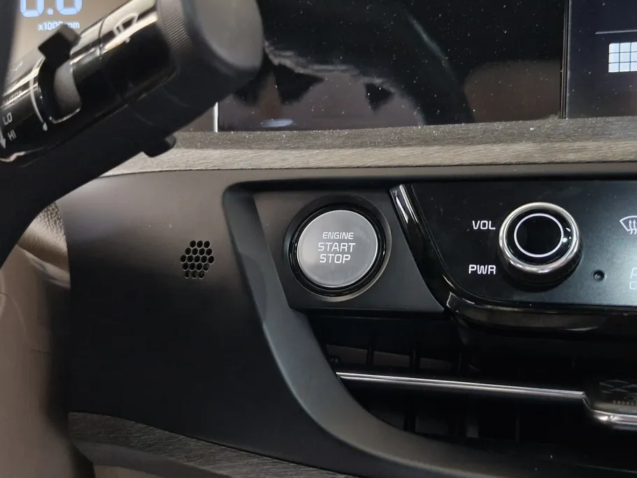 2022 Kia K8 EX 