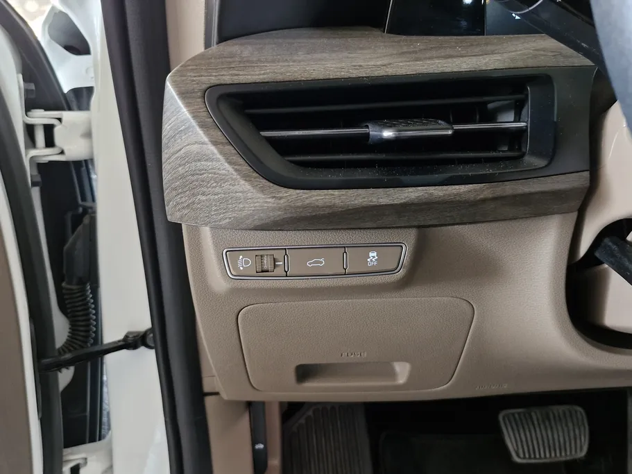 2022 Kia K8 EX 