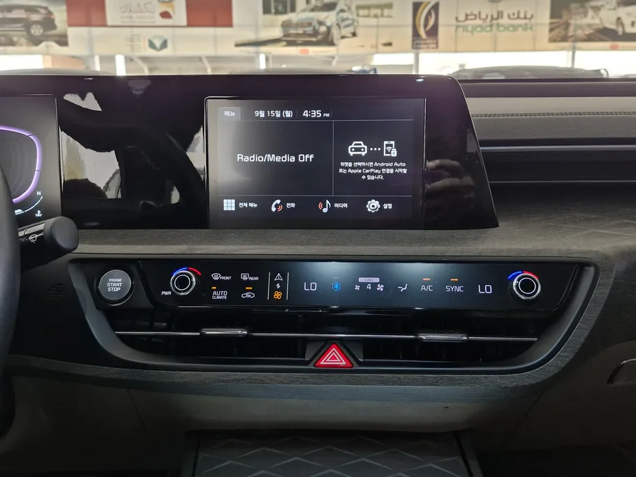 2022 Kia K8 EX 