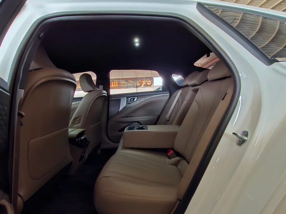 2022 Kia K8 EX 