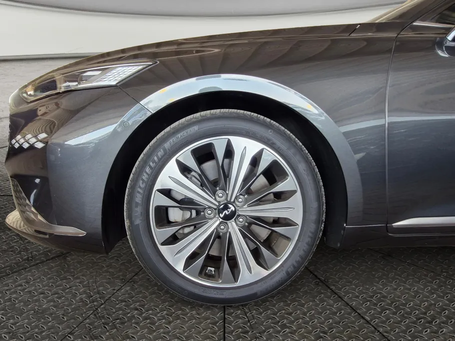 2022 Kia K8 EX 