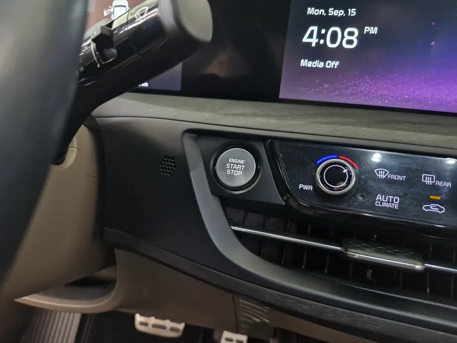 2022 Kia K8 EX 