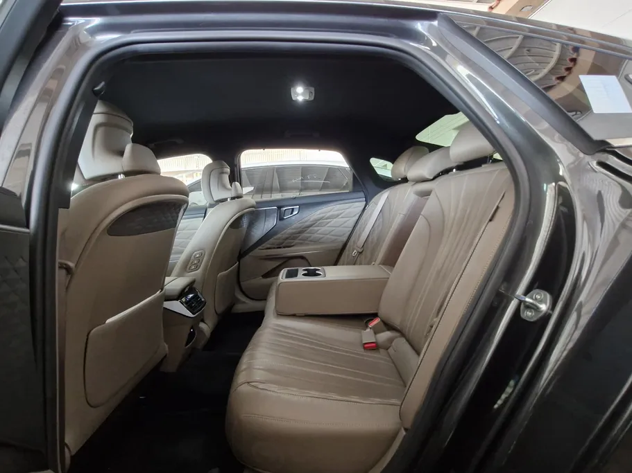2022 Kia K8 EX 