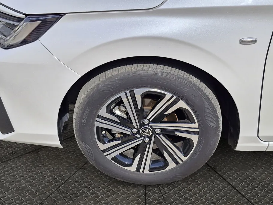 2024 Toyota Yaris  Y Plus 