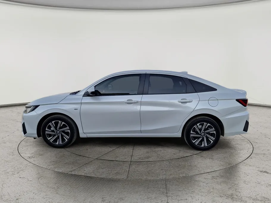 تويوتا يارس Y Plus 2024