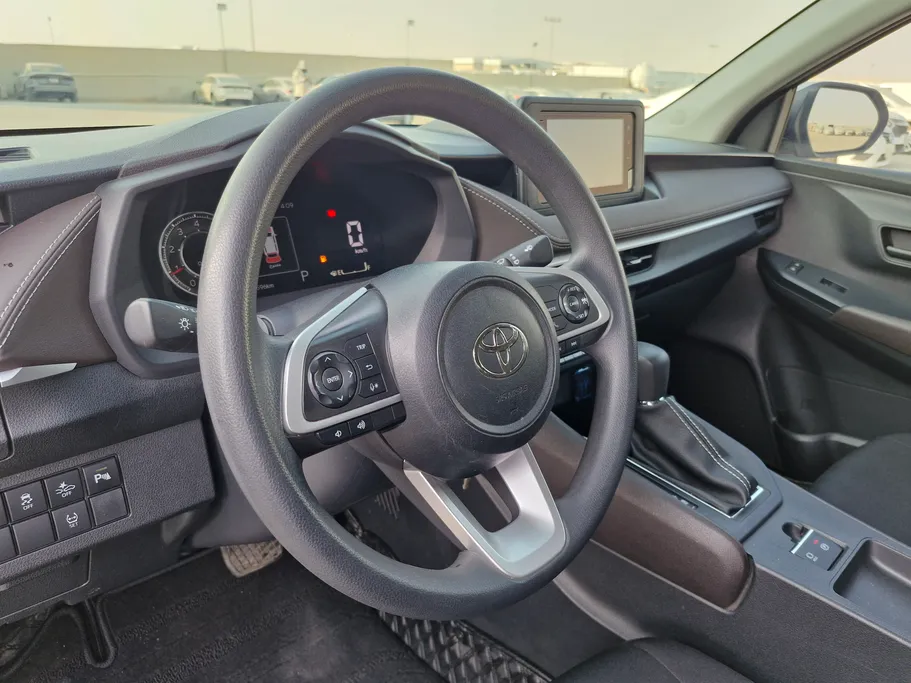 تويوتا يارس Y Plus 2024