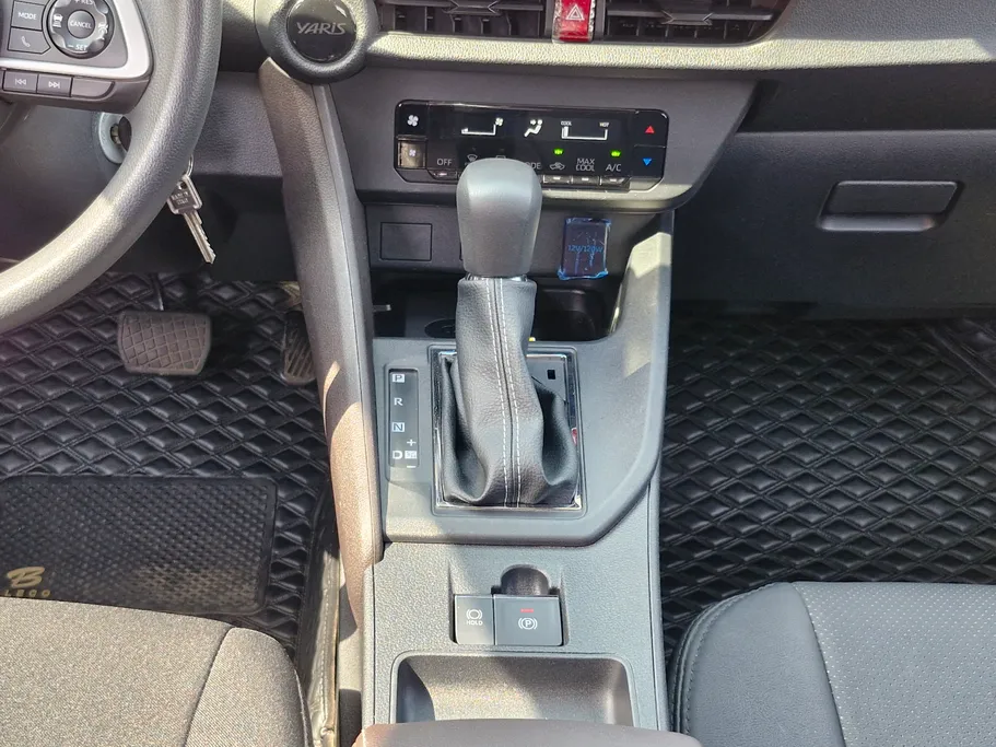 2024 Toyota Yaris  Y Plus 