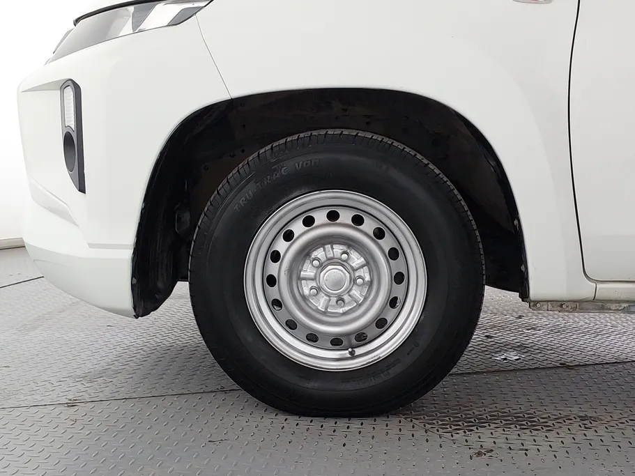 2022 Mitsubishi L200 DC 4x2 Diesel 