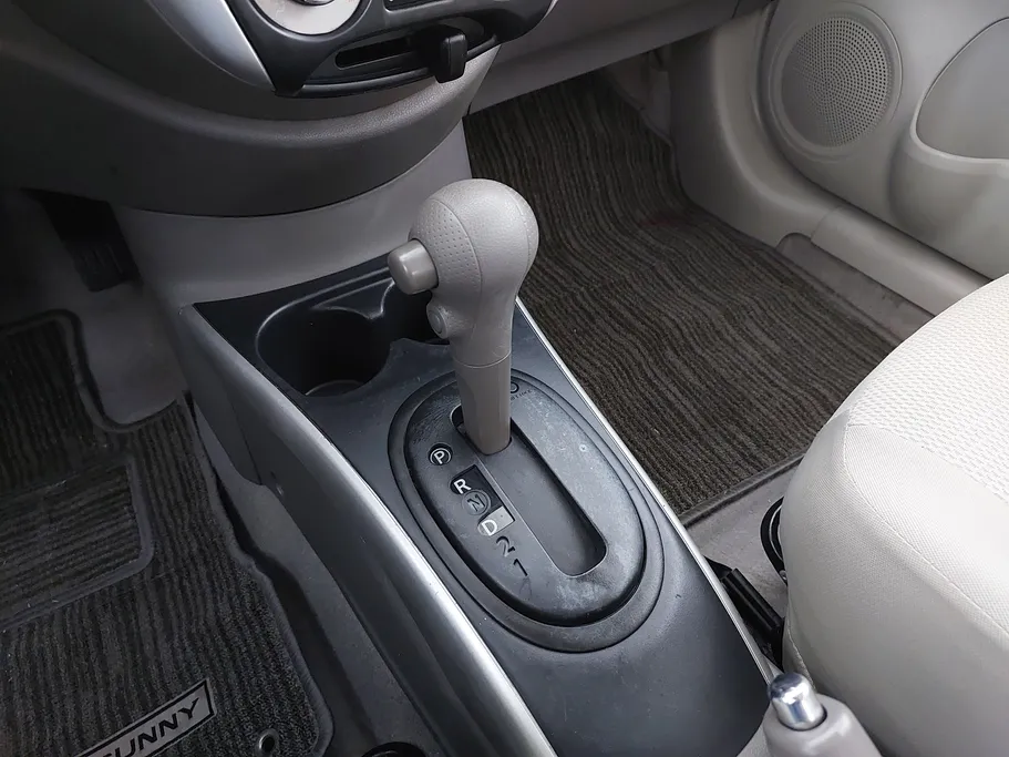 2023 Nissan Sunny SV Comfort 