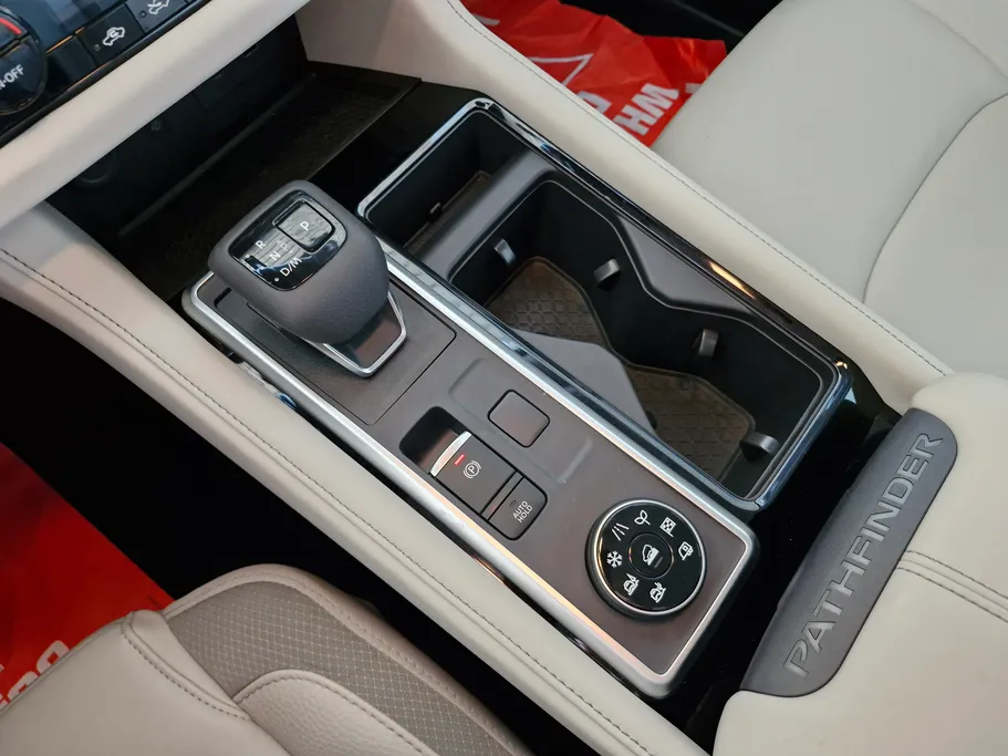 نيسان باثفندر SV 2023 