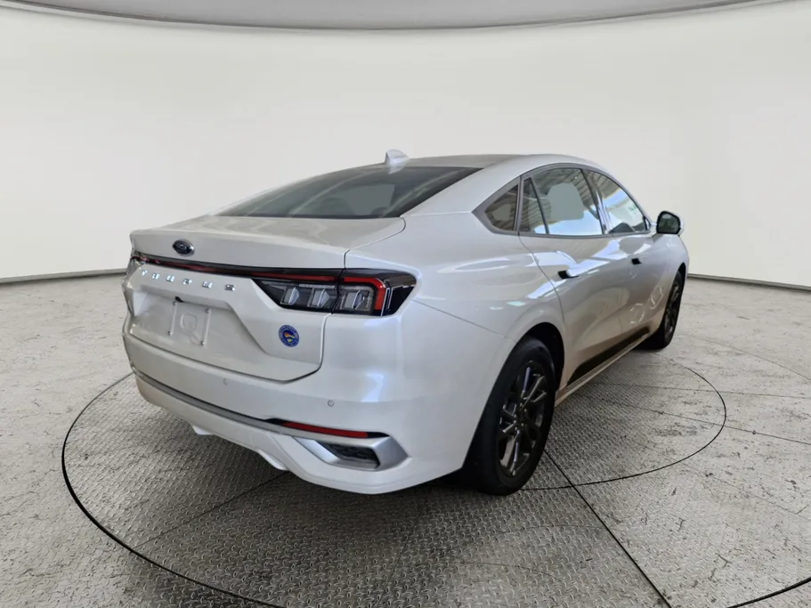 2025 Ford Taurus Trend 