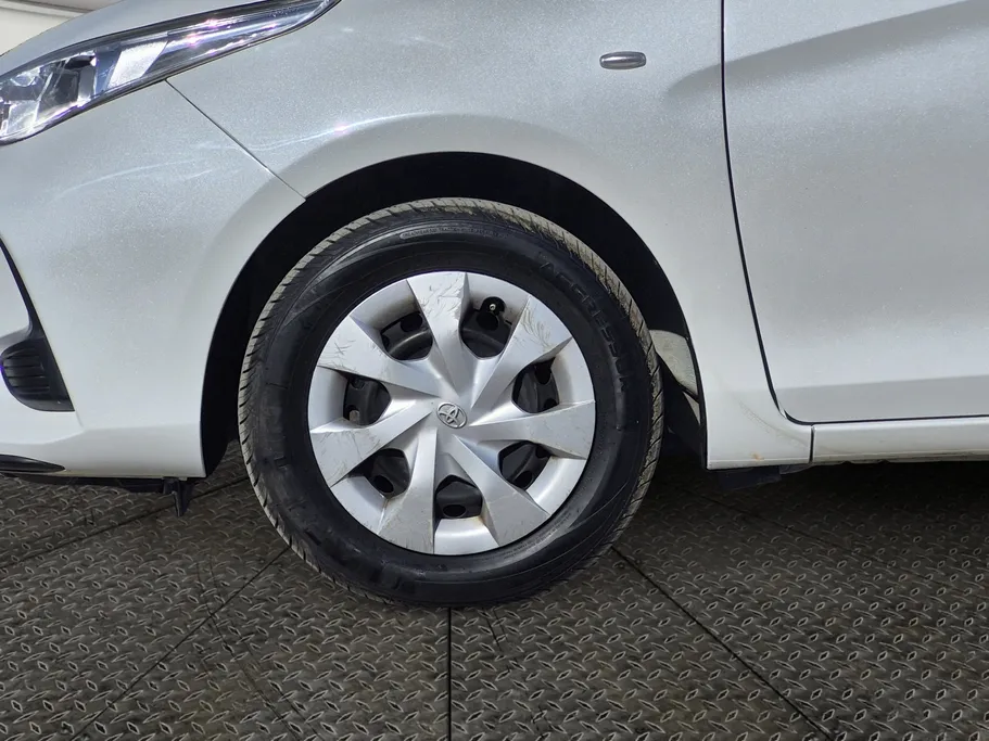 2021 Toyota Yaris  Y 