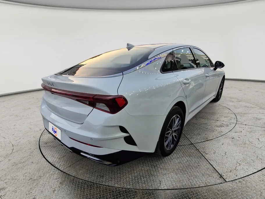 2023 Kia K5 LX 