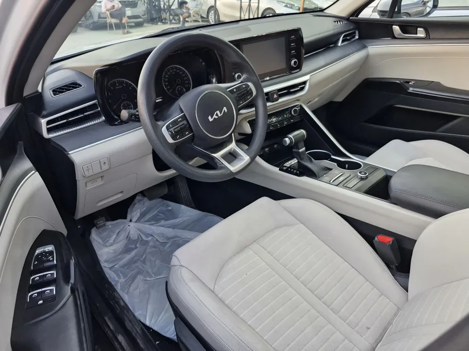 2023 Kia K5 LX 
