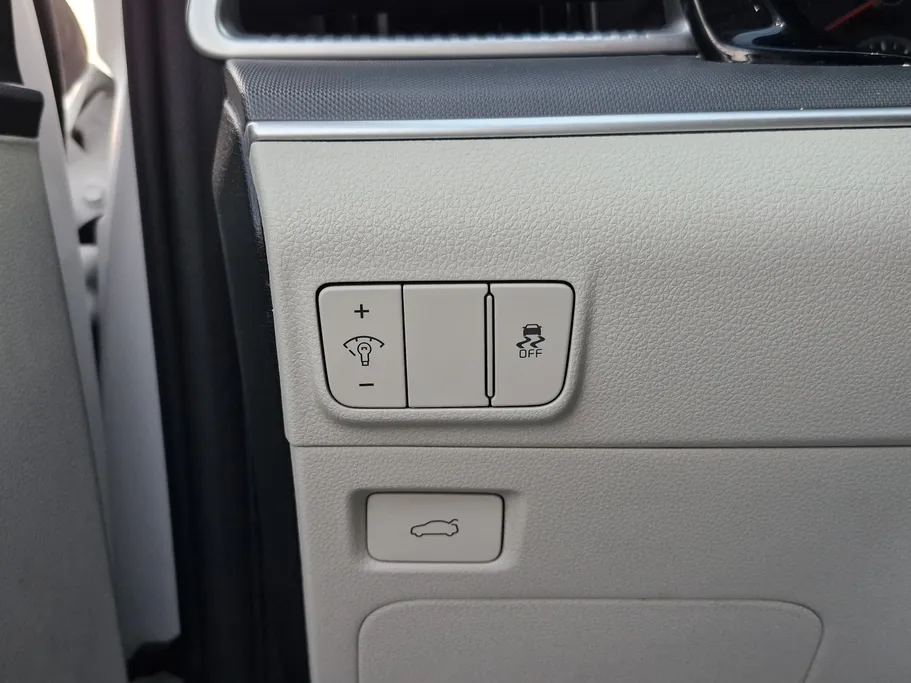 2023 Kia K5 LX 