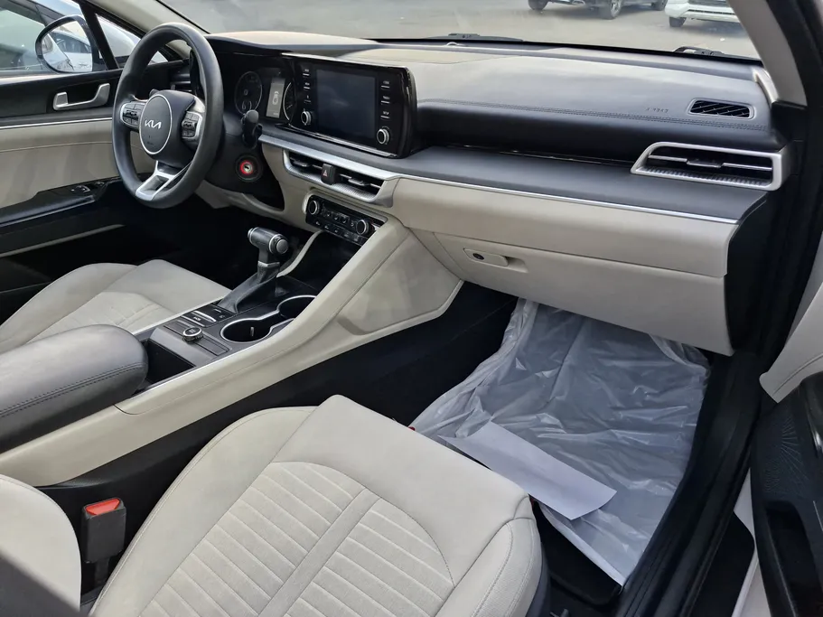 2023 Kia K5 LX 