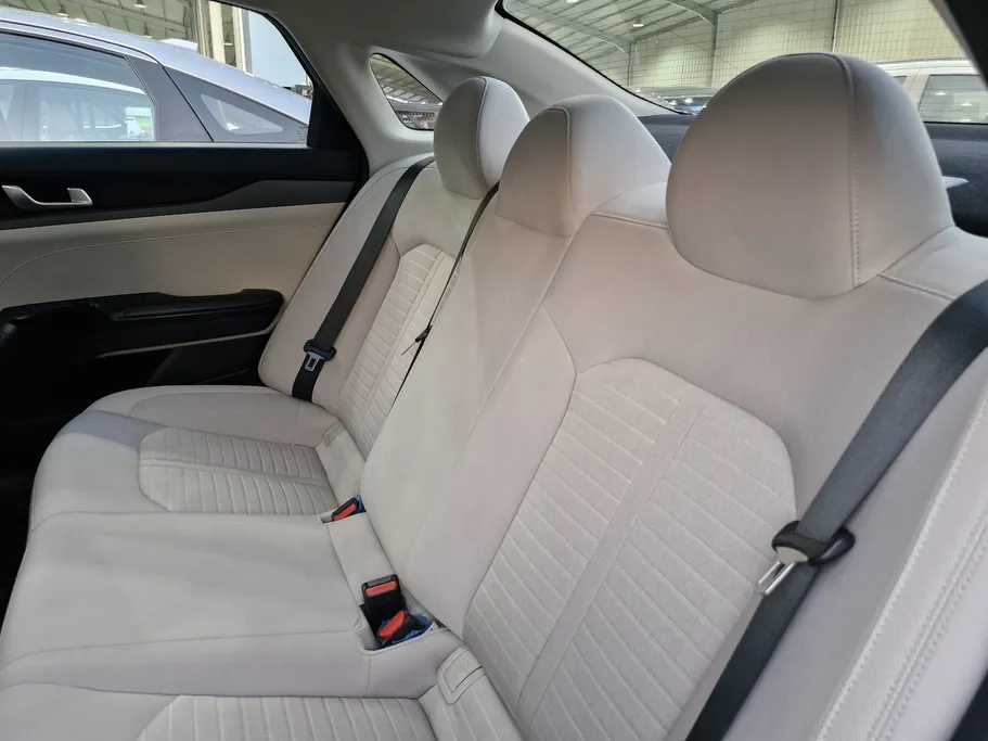 2023 Kia K5 LX 