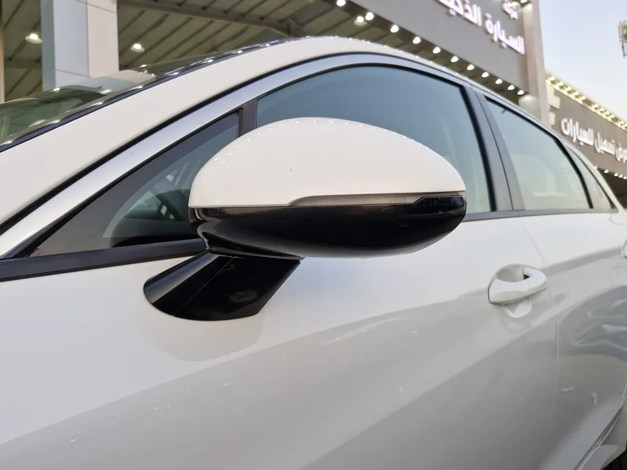 2023 Kia K5 LX 