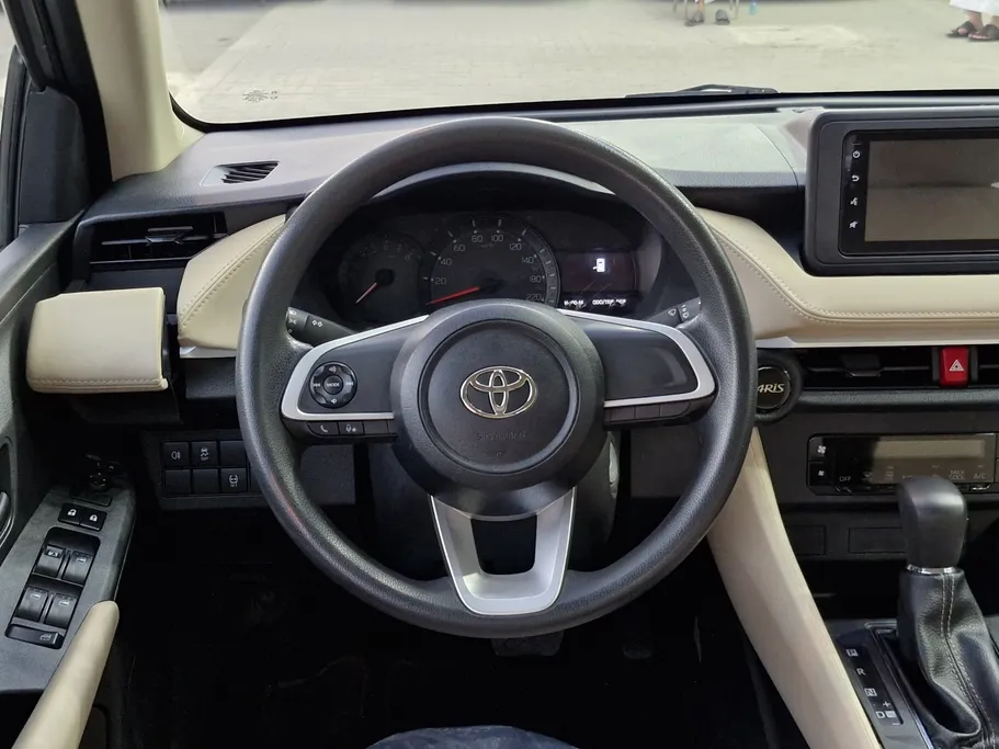 2023 Toyota Yaris  Y 