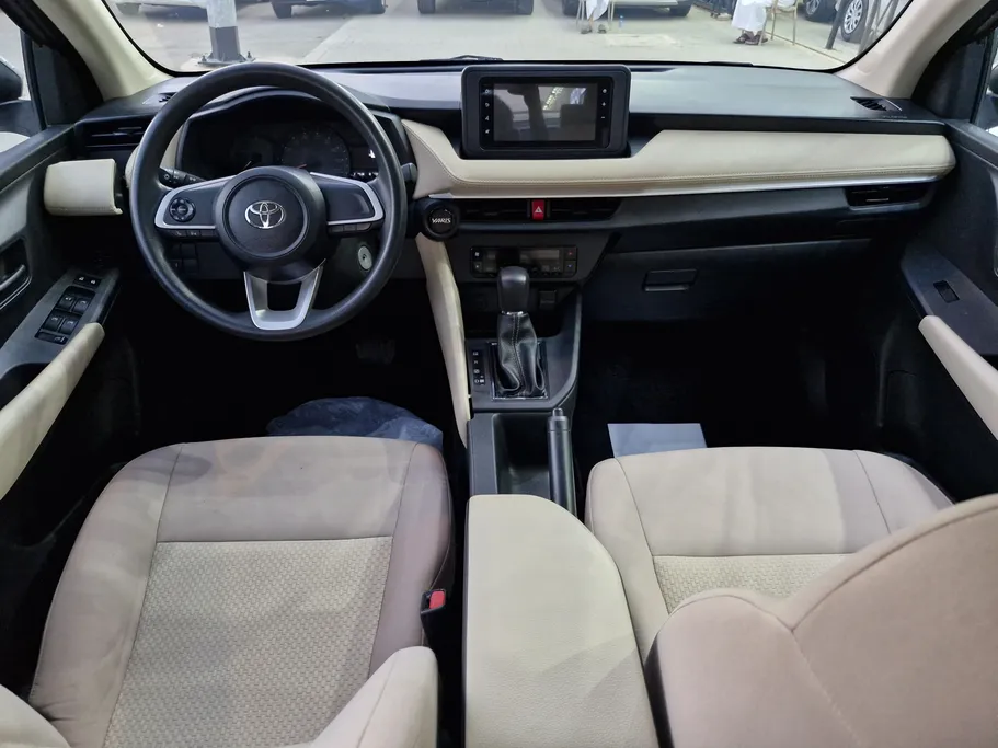 2023 Toyota Yaris  Y 